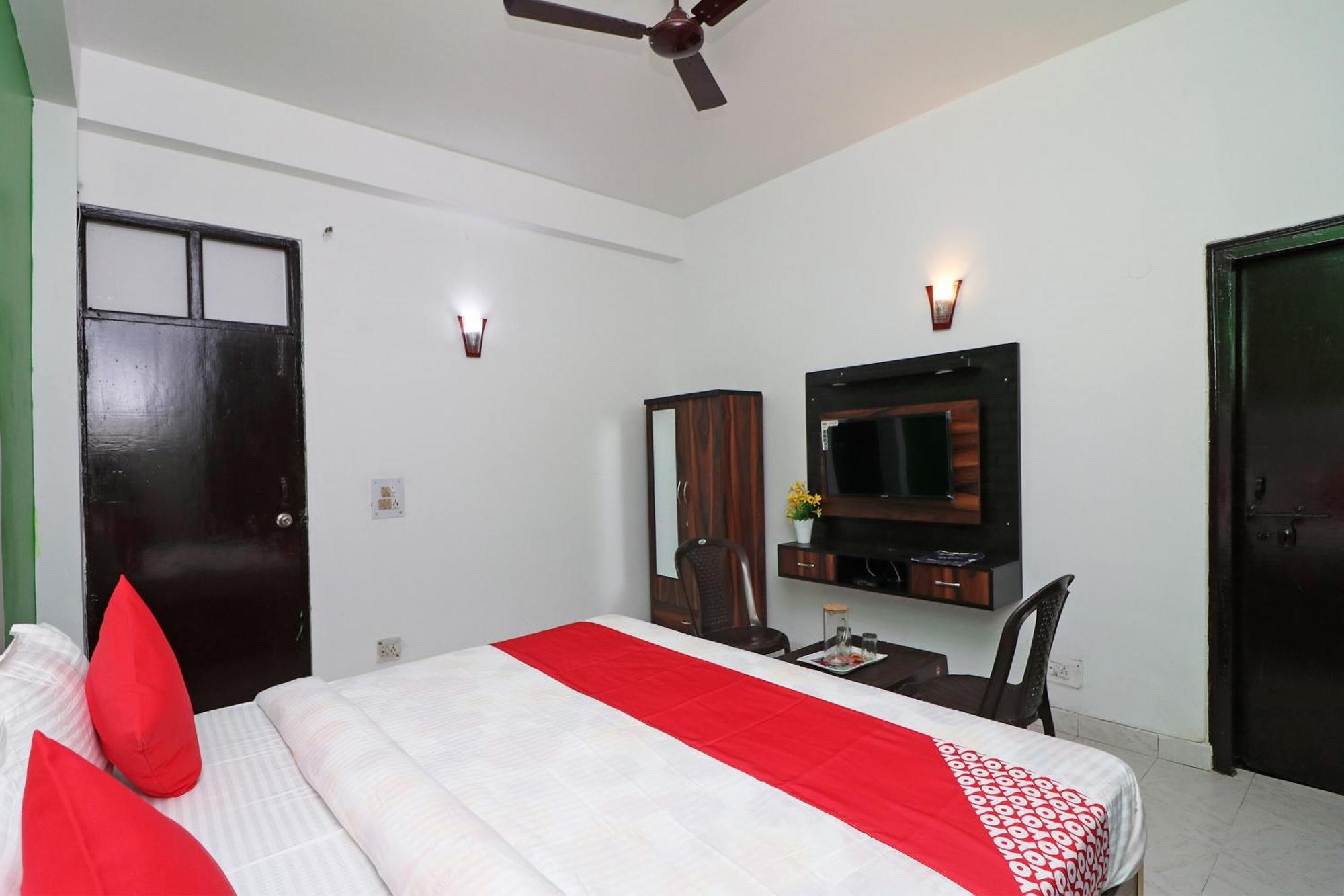 Hotel O Ooak Hotel Большая Нойда Экстерьер фото